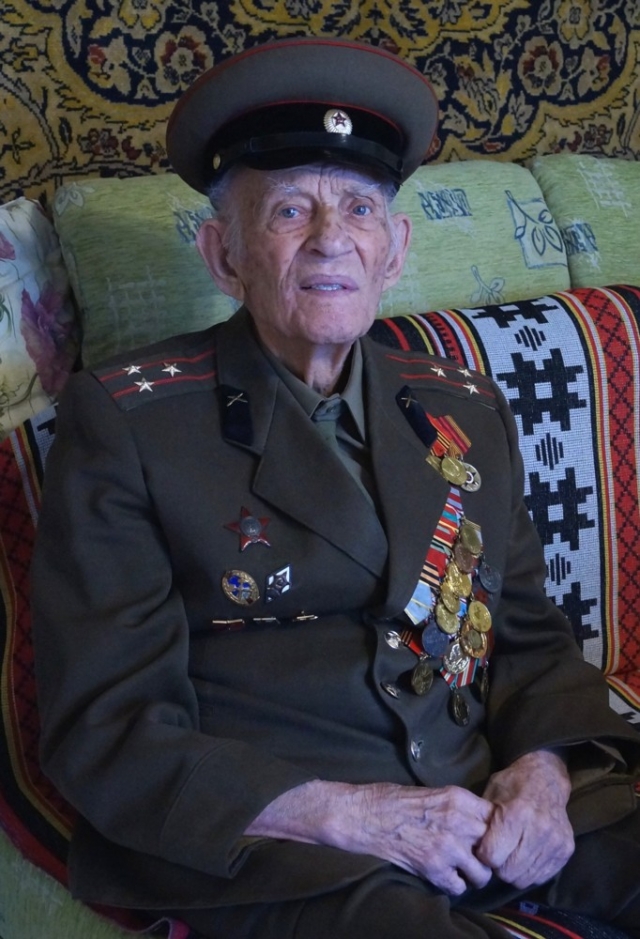 В Калуге ветеран войны Александр Пашковский отметил своё 105- летие