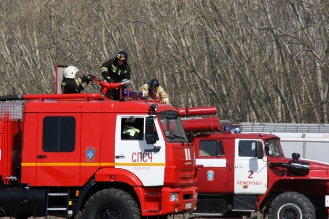Двое мужчин и женщина погибли при пожаре в Кемеровской области