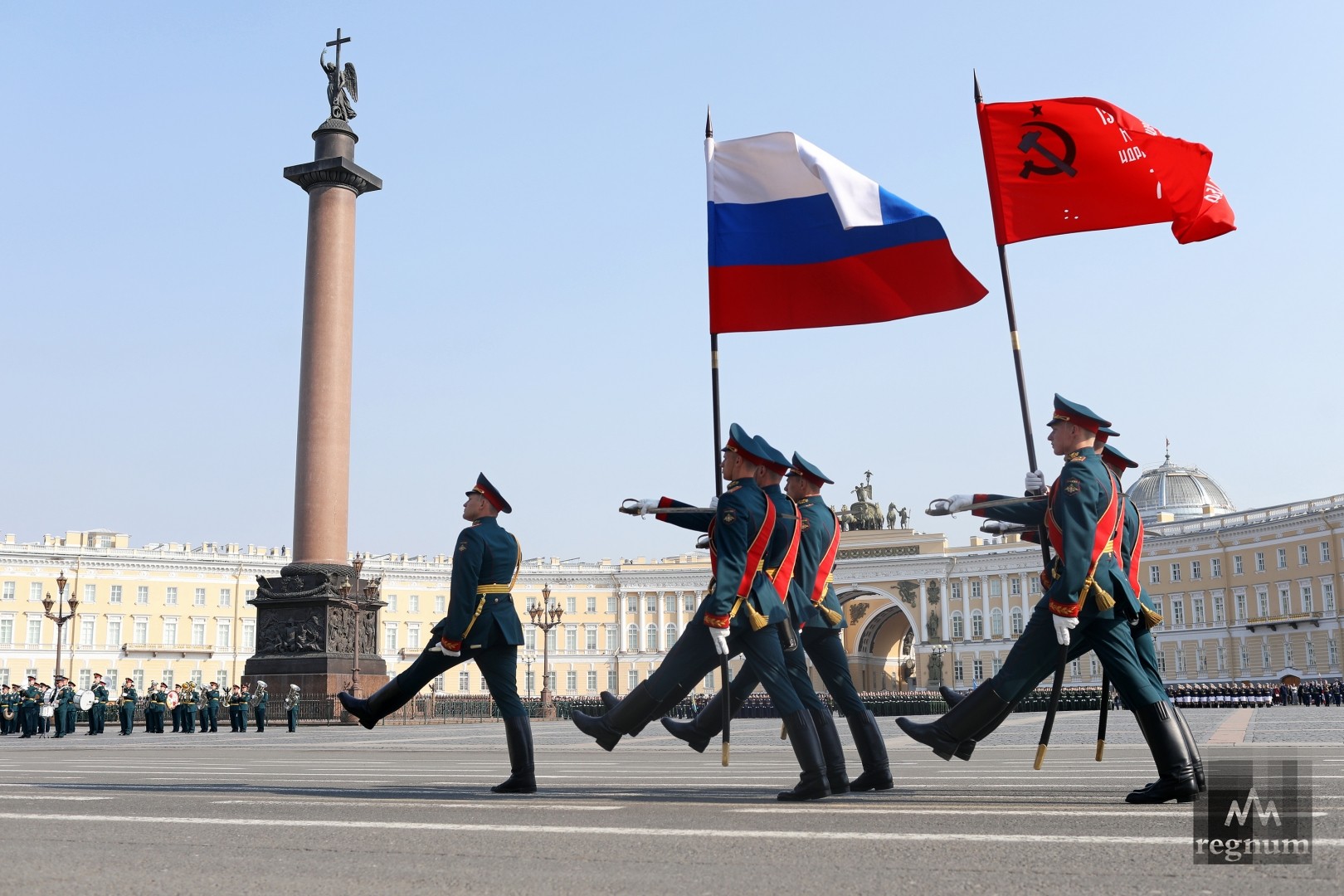 Фото выноса знамени победы