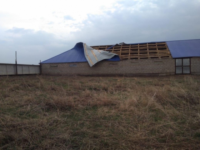 Ветер повредил крыши зданий в трех районах Башкирии