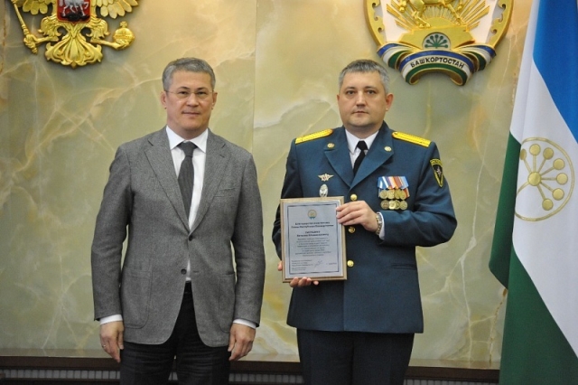 Хабиров раздал награды за ликвидацию очагов тления в Сибая