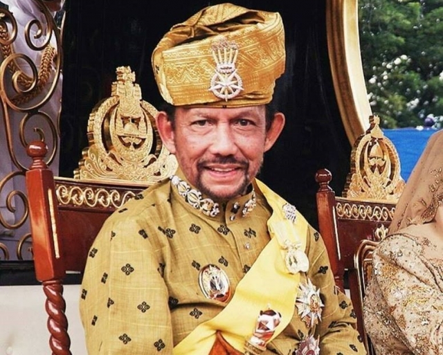 Image result for Султан Брунея объявил о моратории на казнь за гомосексуализм