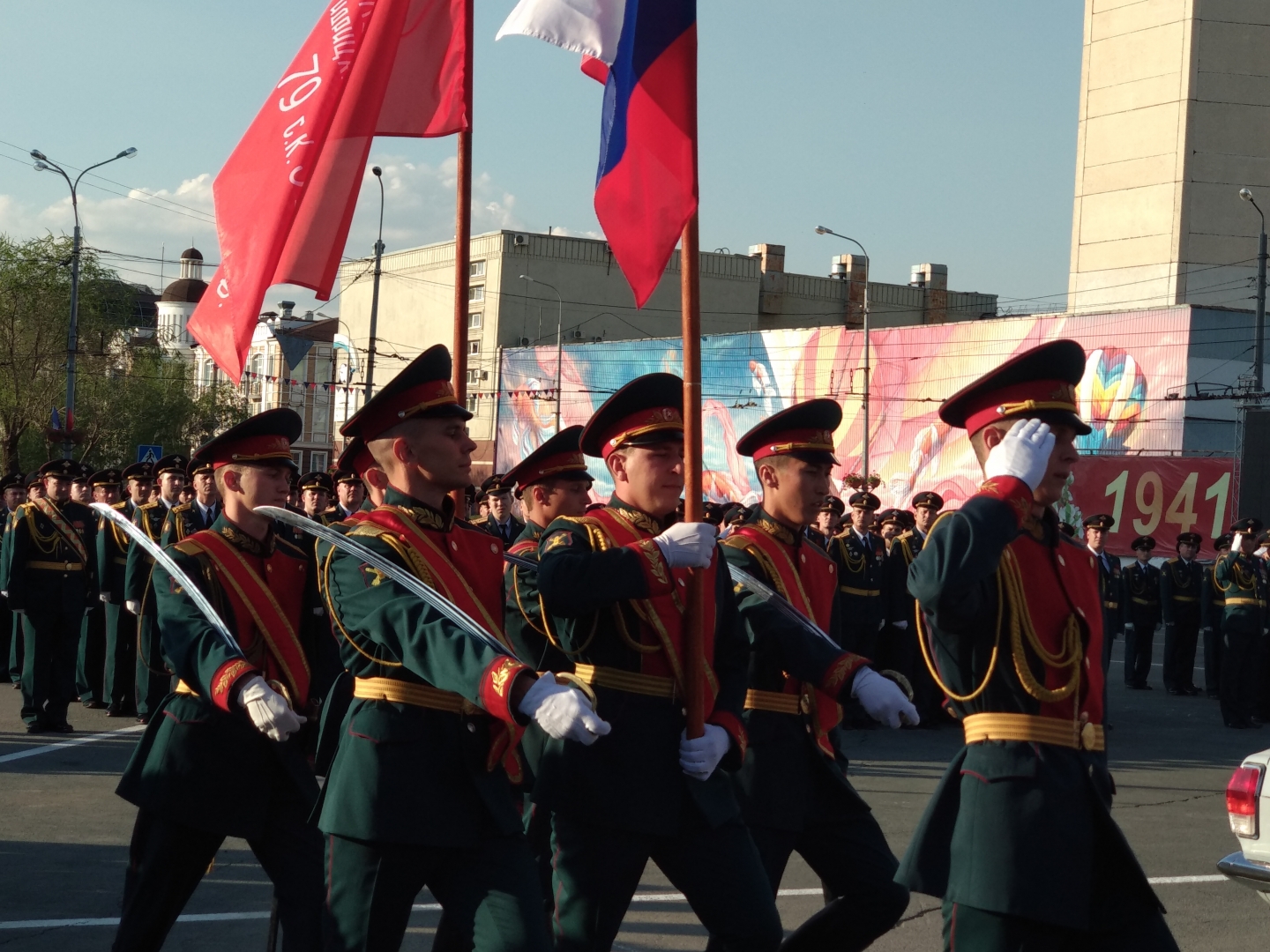 Фото выноса знамени победы