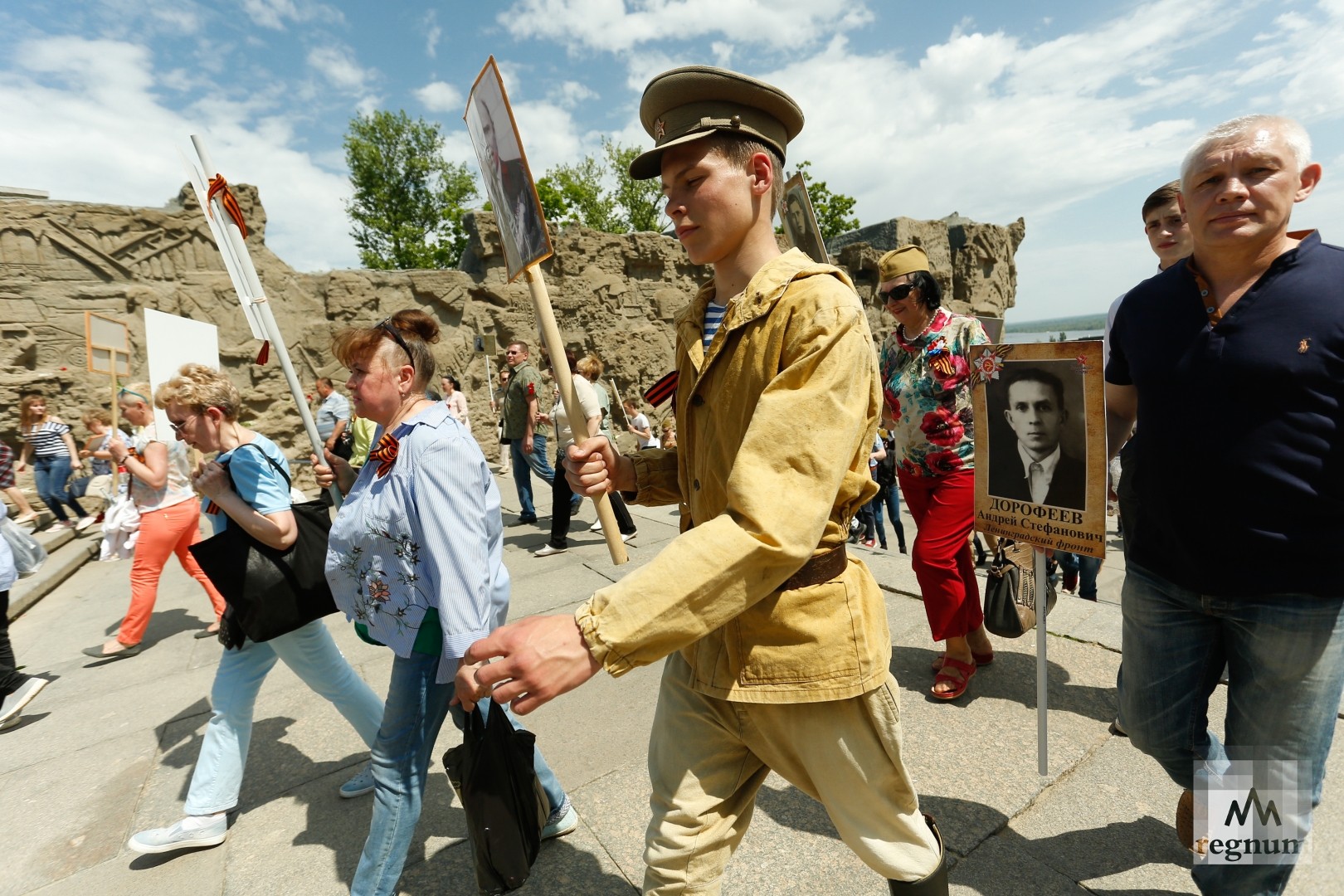 Бессмертный полк на мамаевом кургане фото