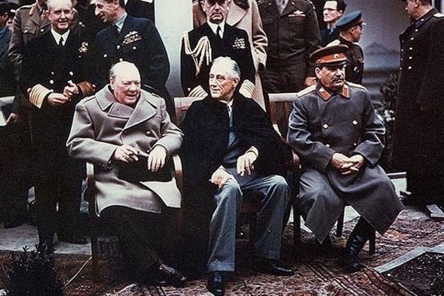 Уинстон Черчилль, Франклин Делано Рузвельт и Иосиф Виссарионович Сталин. Ялта, февраль 1945 г