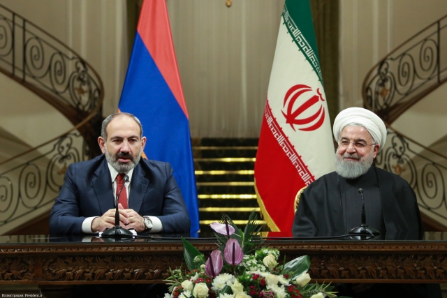 Никол Пашинян и Хасан Рухани на встрече в Иране 
