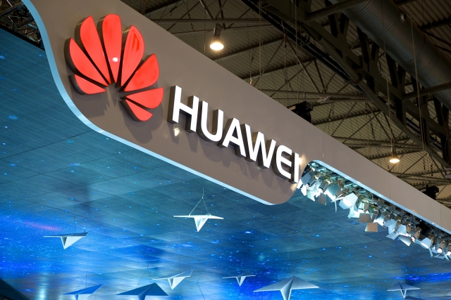 Google приостановила сотрудничество с Huawei