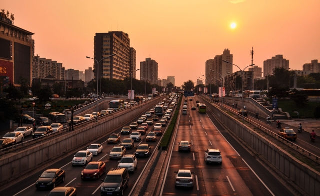 Продажи пассажирских автомобилей на рынке Китая резко упали