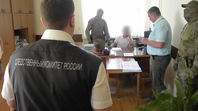 В Калужской области районного чиновника подозревают в коррупции
