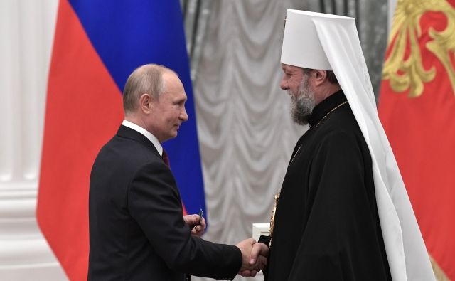 Путин наградил главу Православной церкви Молдавии