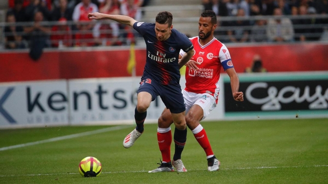 Матч между футбольными клубами «Пари Сен-Жермен» и «Реймс»