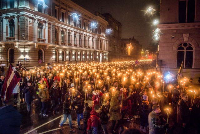 Факельное шествие в Риге 