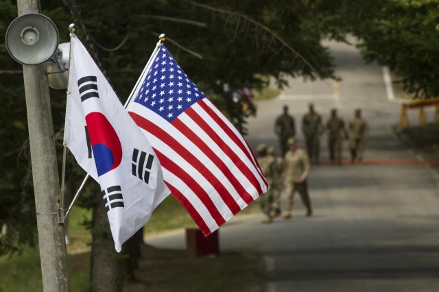 Флаги США и Южной Кореи