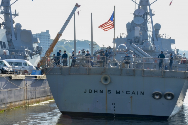 Пентагон призвал не политизировать армию США из-за скандала с эсминцем