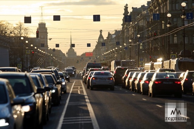 Петербург хочет испытать новую разметку перед пешеходными переходами