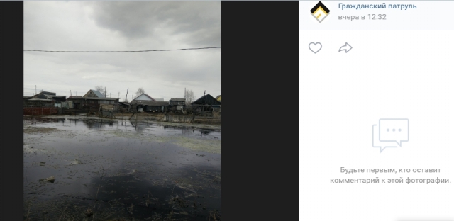 Улицы города в Омской области уходят под воду
