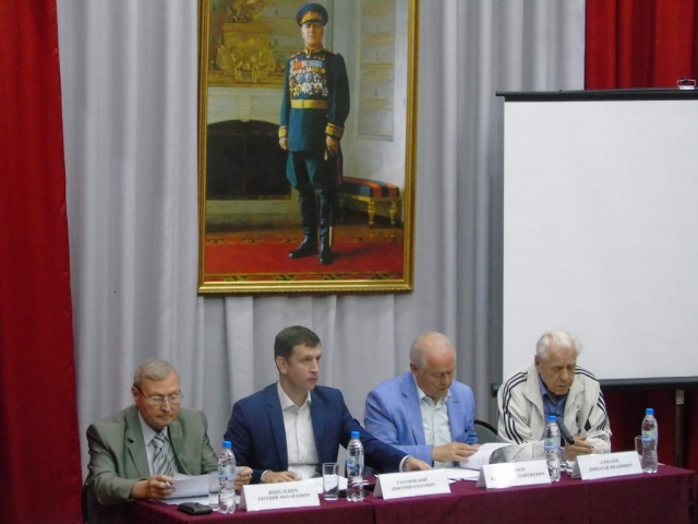 В Калуге обсудили подготовку к празднованию 75-й годовщины Победы