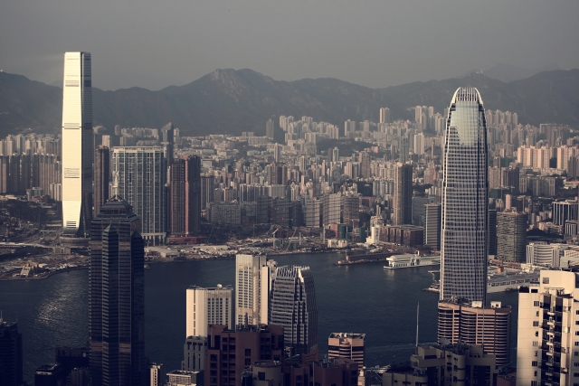 В Гонконге отложили решение о выдаче беглых преступников властям Китая
