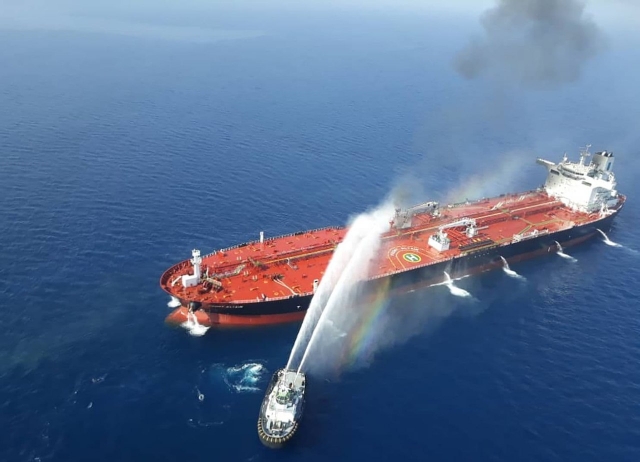 Тушение танкера Альтаир. Оманский залив 