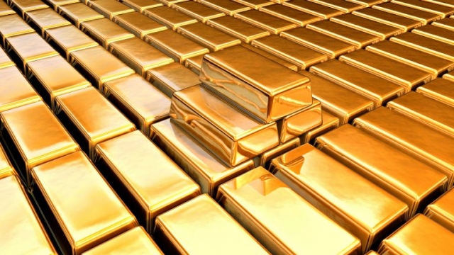 Золото выросло в цене до $1400 за унцию