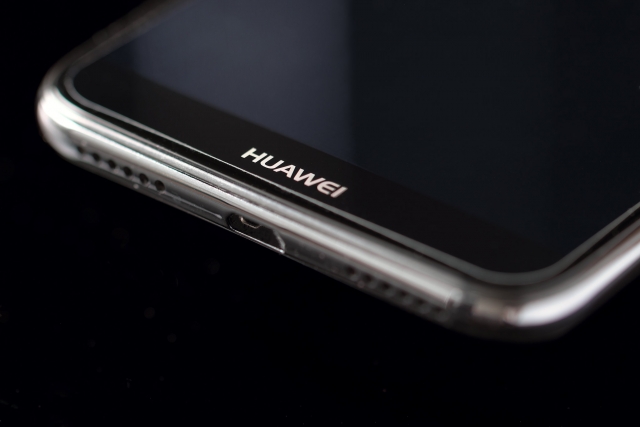 Huawei поставила более 100 млн смартфонов с начала года