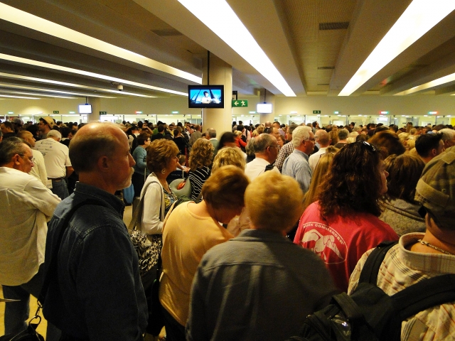 Семерых жителей РФ задержали в аэропорту мексиканского Канкуна