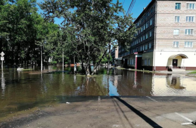 Жителям пострадавшего от потопа Тулуна не хватает временного жилья
