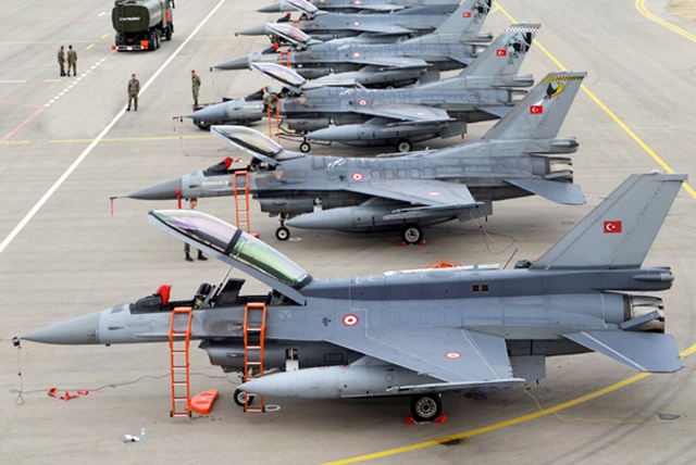 Авиация Турции нанесла удар по позициям РПК на севере Ирака