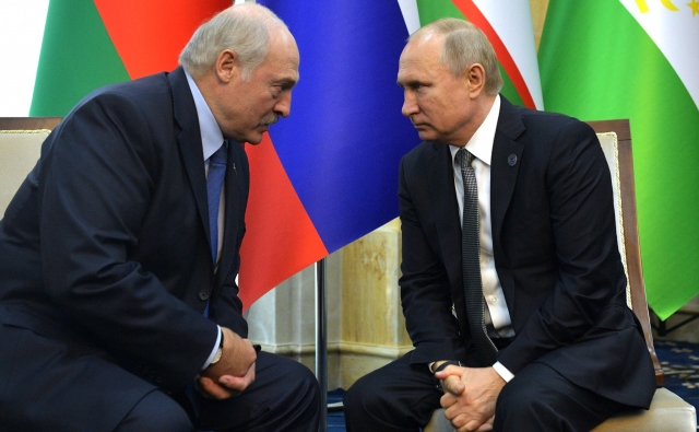 «Минск рассчитывает добиться помощи Москвы» — о встрече Лукашенко с Путиным
