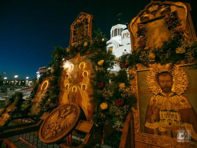 «Царский» крестный ход в Екатеринбурге: фоторепортаж