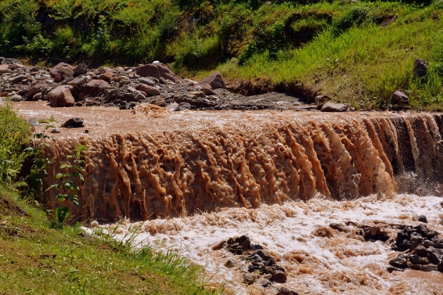 Прокуратура: оранжевая река, несущая свои воды в Байкал, отравлена мышьяком