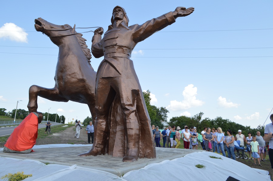 Памятник ингушскому конному полку дикой дивизии ингушетия