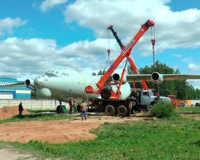 Сквер калужского города Балабаново украсит самолёт транспортной авиации
