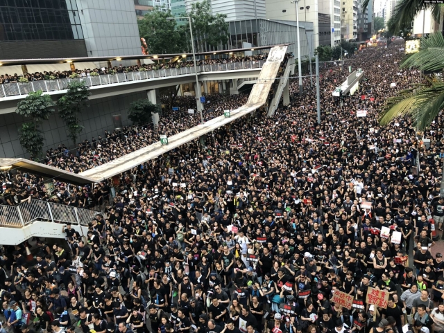 Генеральная забастовка в Гонконге вызвала хаос в транспортной системе