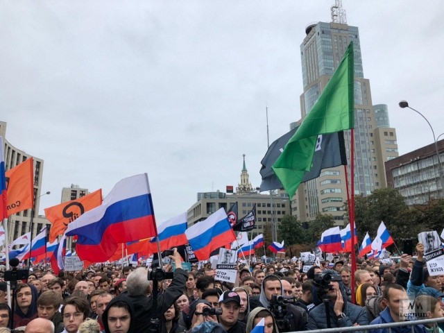 Социологи не установили пол 6% участников в митинга в Москве