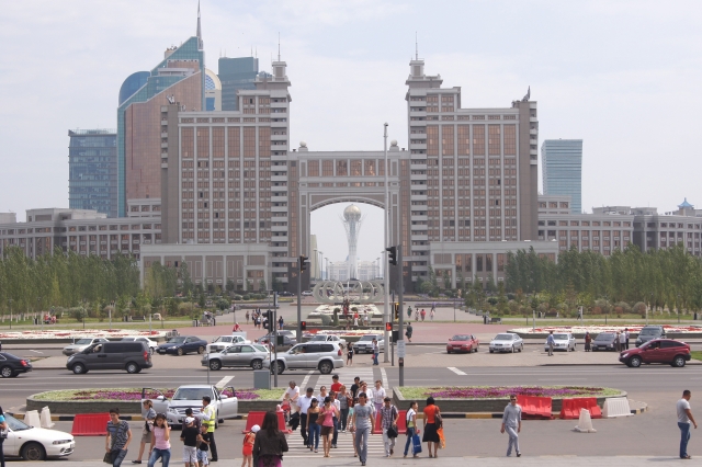 МИД Киргизии: В столице Казахстана установят памятники Манасу и Айтматову