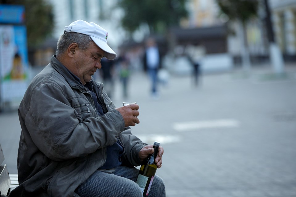 Фото бомжа олега