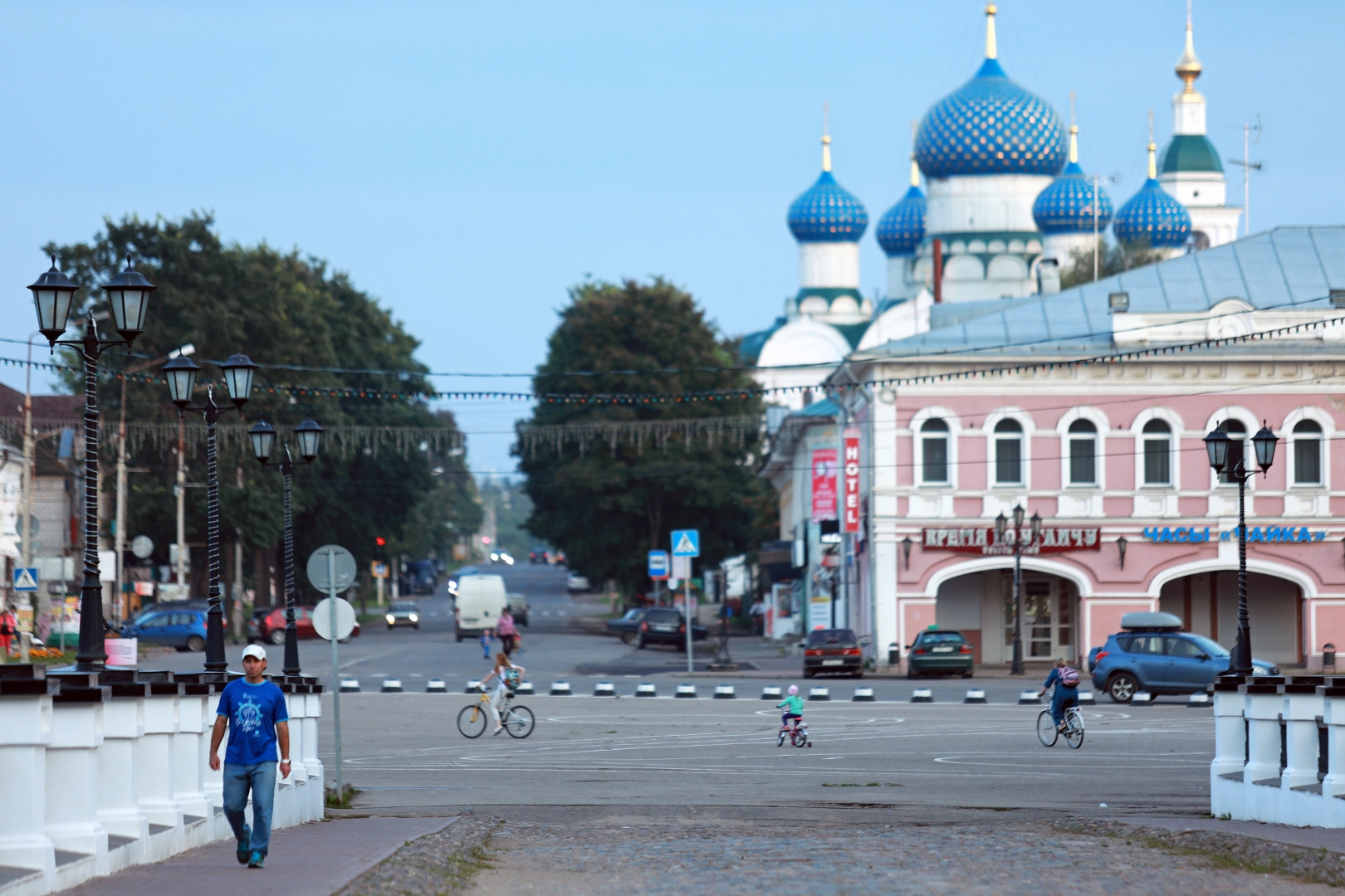 центральная площадь углича