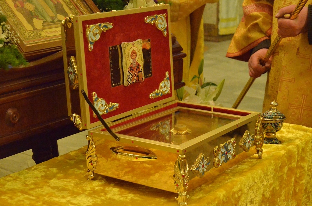 Шкатулка спиридона тримифунтского. Частица мощей спиридона тримифунтского. Башмачки святого спиридона тримифунтского. Частицу спиридона тримифунтского. Мощевик спиридона тримифунтского.