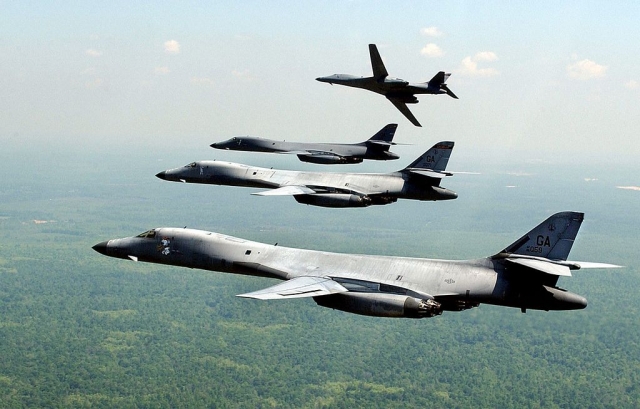 B-1B, в 1996 году переведённые из расформированного в 1992 году Стратегического командования в Национальную гвардию ВВС штата Джорджия 