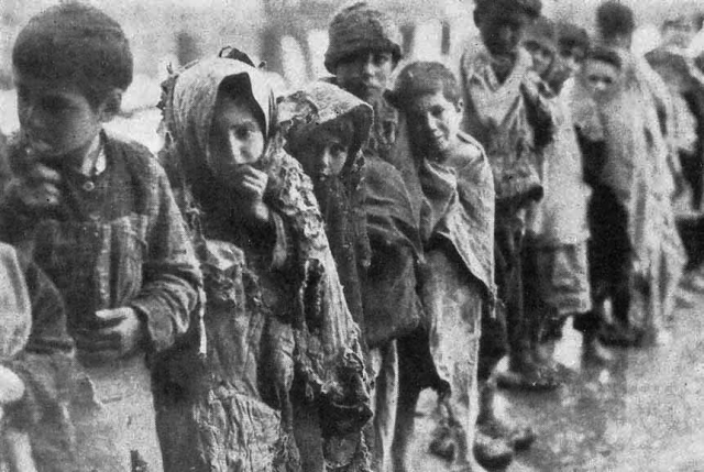 Геноцид армян. 1915