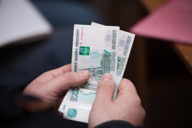 Кассиров калужских магазинов научат определять фальшивые деньги
