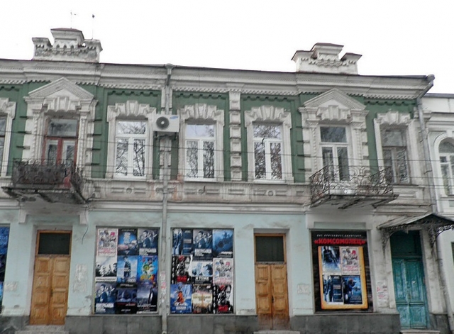 Долги кинотеатра «Комсомолец» во Владикавказе погасили по поручению Путина