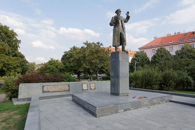 МИД Чехии выразил сожаление в связи с осквернением памятника Ивану Коневу