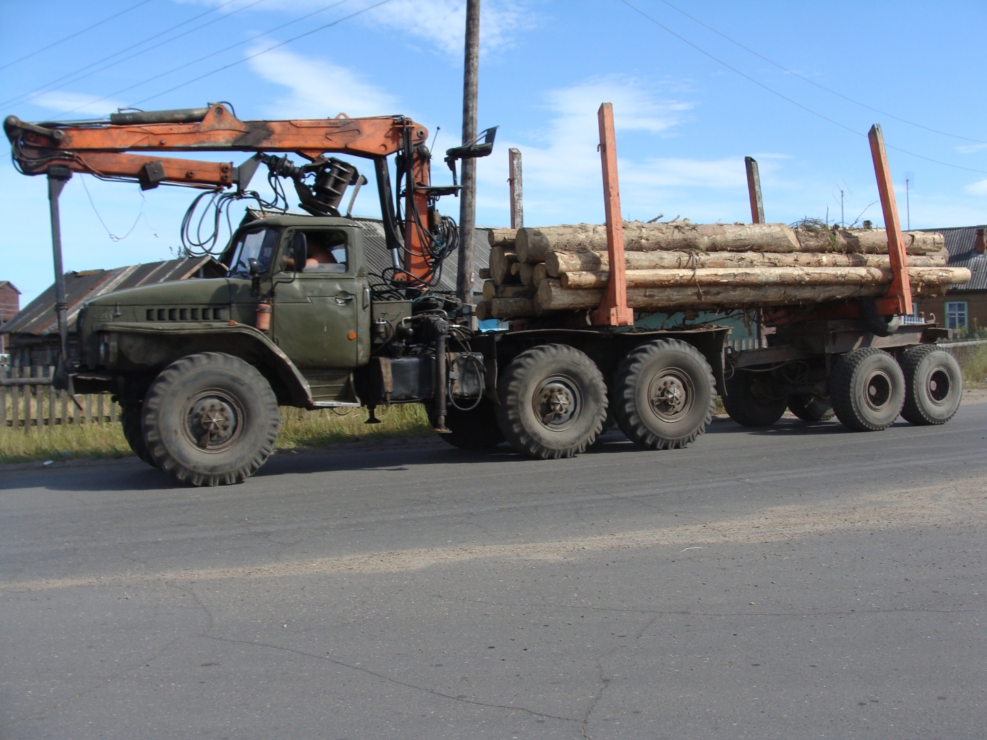 Урал-4320 грузовой лесовоз