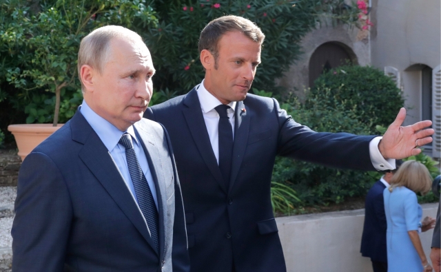 Путин и Макрон в форте Брегансон 