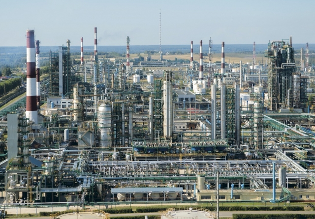 Кабмин РФ одобрил законопроект, упрощающий экспорт нефтепродуктов в Цхинвал