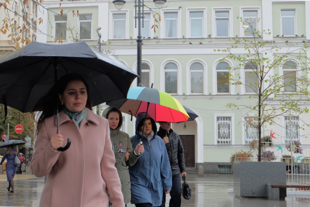 Метеорологи предупредили Москву о сильном дожде продолжительностью в сутки
