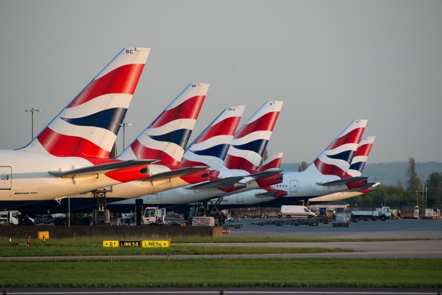 В Британии отменены полторы тысячи рейсов из-за бастующих пилотов