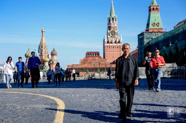 Красную площадь в Москве проверяют после звонка об угрозе взрыва